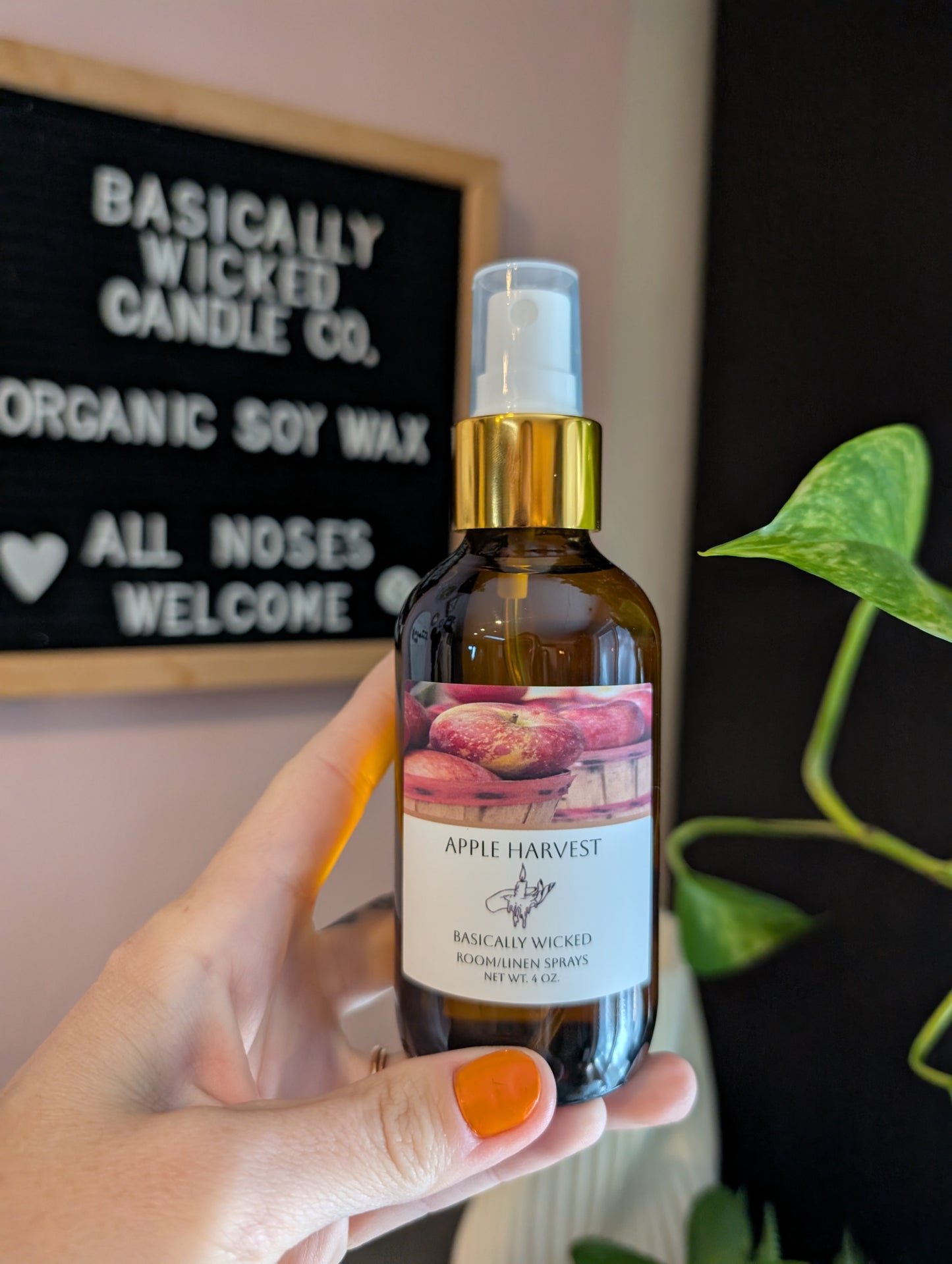 BW Room/ Linen Sprays Amber Gold (Discontinuing Bottle)